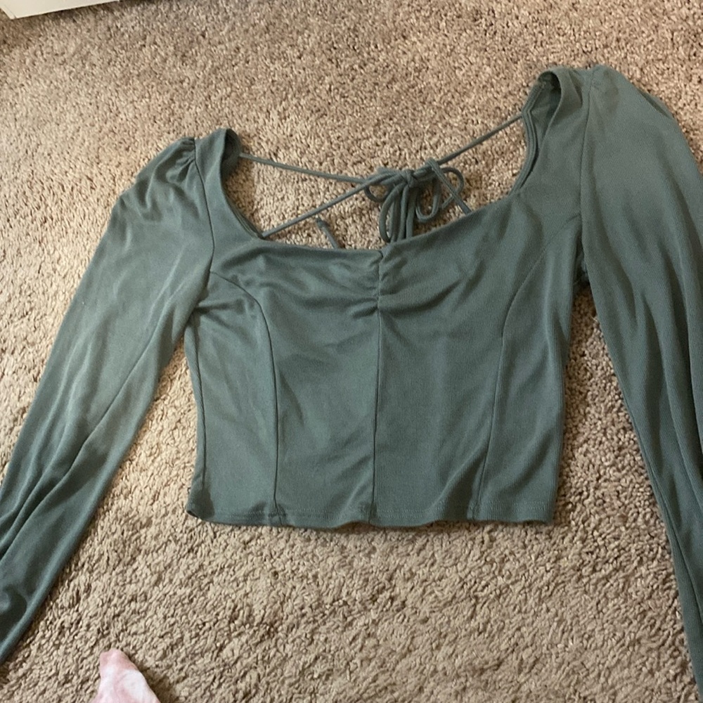 Green cropped long sleeve